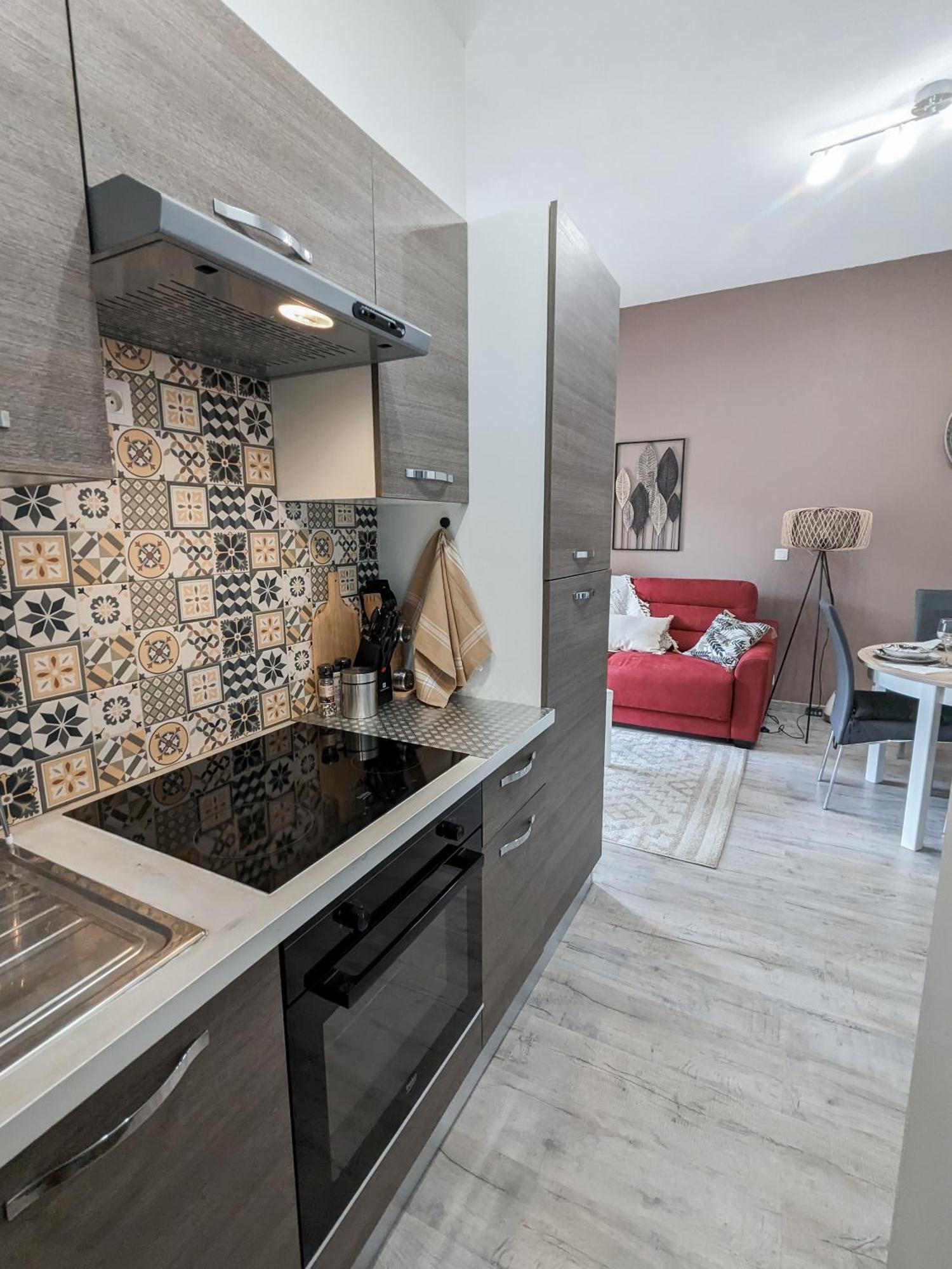 Appartement Moderne Central Avec Piscine, Garage Prive Et Terrasse Sud Uzès Kültér fotó